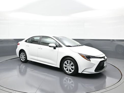 Certified 2025 Toyota Corolla LE image 4