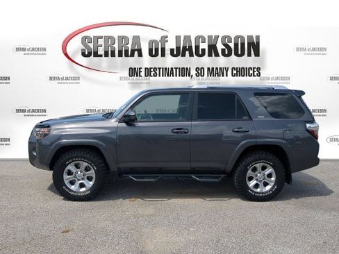 Used 2015 Toyota 4Runner SR5 AWD/4WD image 5