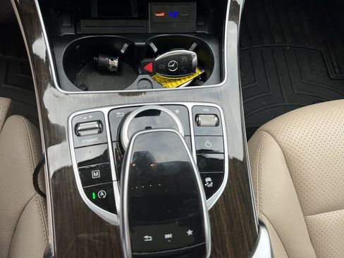 Used 2018 Mercedes-Benz GLC 300 4MATIC image 13