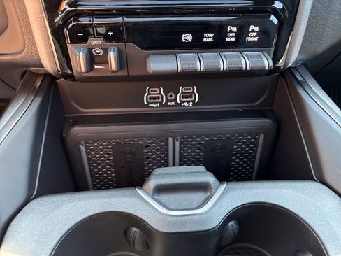 New 2026 RAM 3500 Laramie AWD/4WD image 21