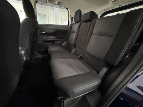 Used 2018 Mitsubishi Outlander SEL AWD/4WD image 22