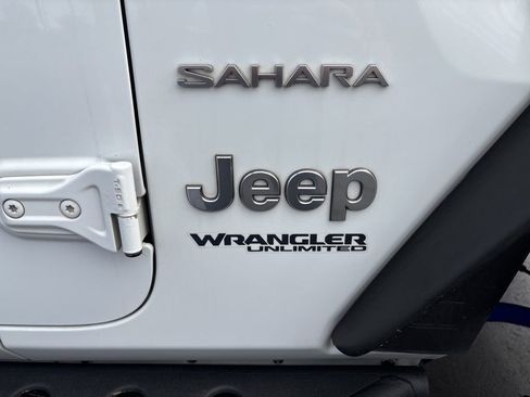 Used 2018 Jeep Wrangler Unlimited Sahara image 17