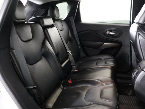 Used 2021 Jeep Cherokee Latitude Lux image 32