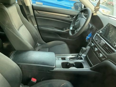 Used 2018 Honda Accord LX image 4