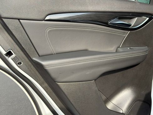 Used 2022 Buick Envision Essence w/ Technology Package I image 10