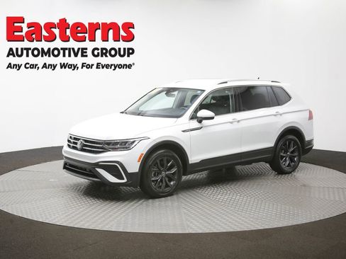 Used 2024 Volkswagen Tiguan SE image 56