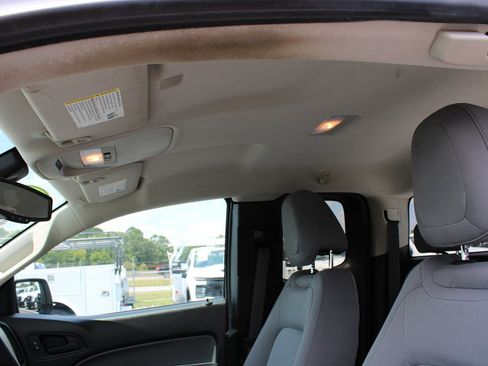 Used 2022 Chevrolet Colorado W/T w/ WT Convenience Package RWD image 15