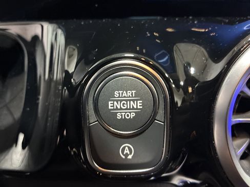 Certified 2025 Mercedes-Benz GLA 250 4MATIC image 21