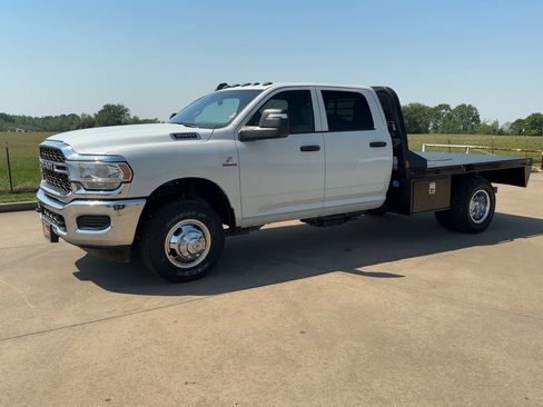 New 2024 RAM 3500 Tradesman w/ Chrome Appearance Group image 4
