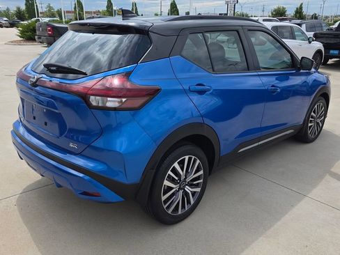 Used 2023 Nissan Kicks SR w/ SR Premium Package FWD image 5