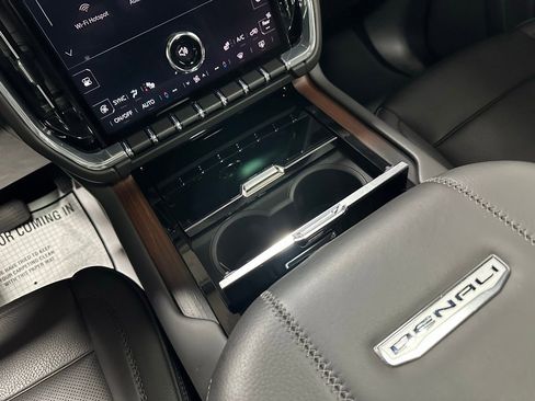 Used 2025 GMC Yukon XL Denali w/ Sun & Power Step Package image 35