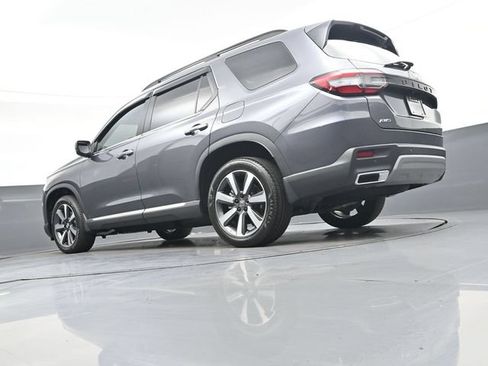 Used 2025 Honda Pilot Touring image 33