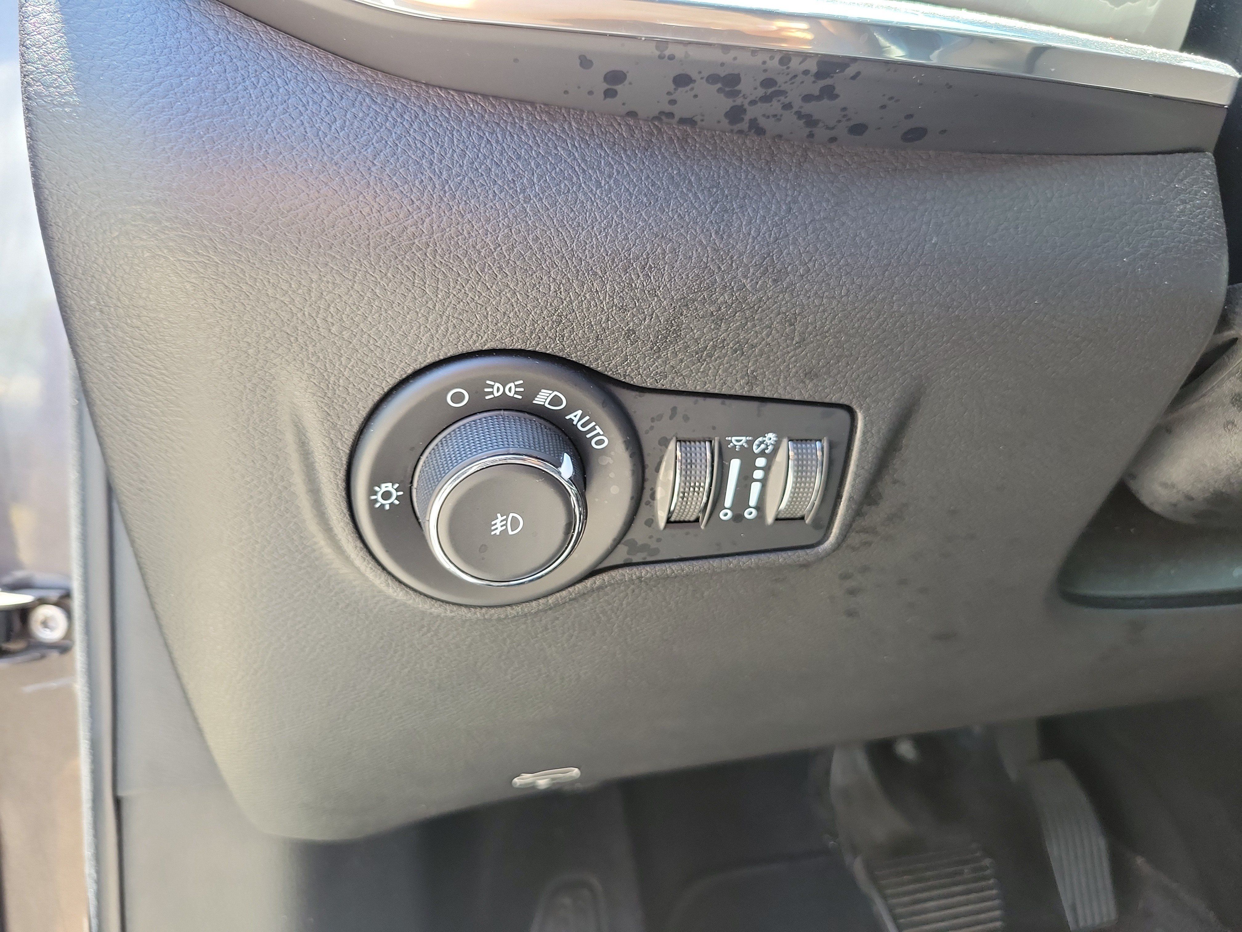 Used 2023 Jeep Compass Limited AWD/4WD image 25