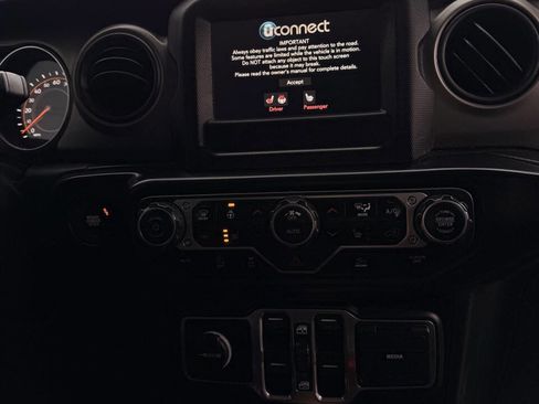 Used 2020 Jeep Gladiator Sport w/ Quick Order Package 24S image 15