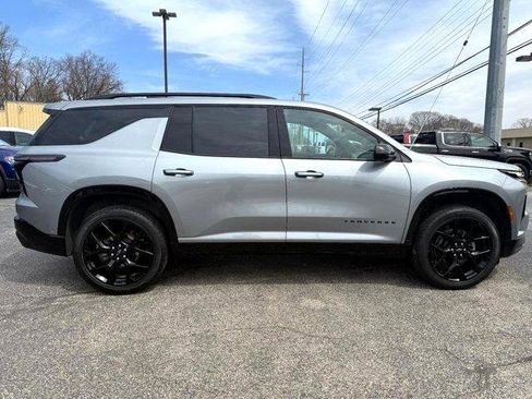 Used 2024 Chevrolet Traverse RS w/ LPO, Floor Liner Package image 9