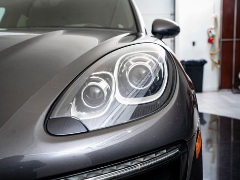 Used 2017 Porsche Macan image 14