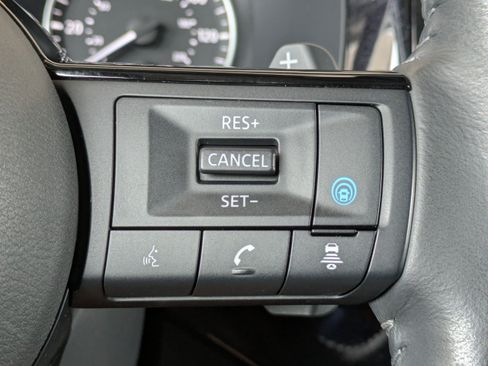 Used 2022 Nissan Pathfinder SV FWD image 27