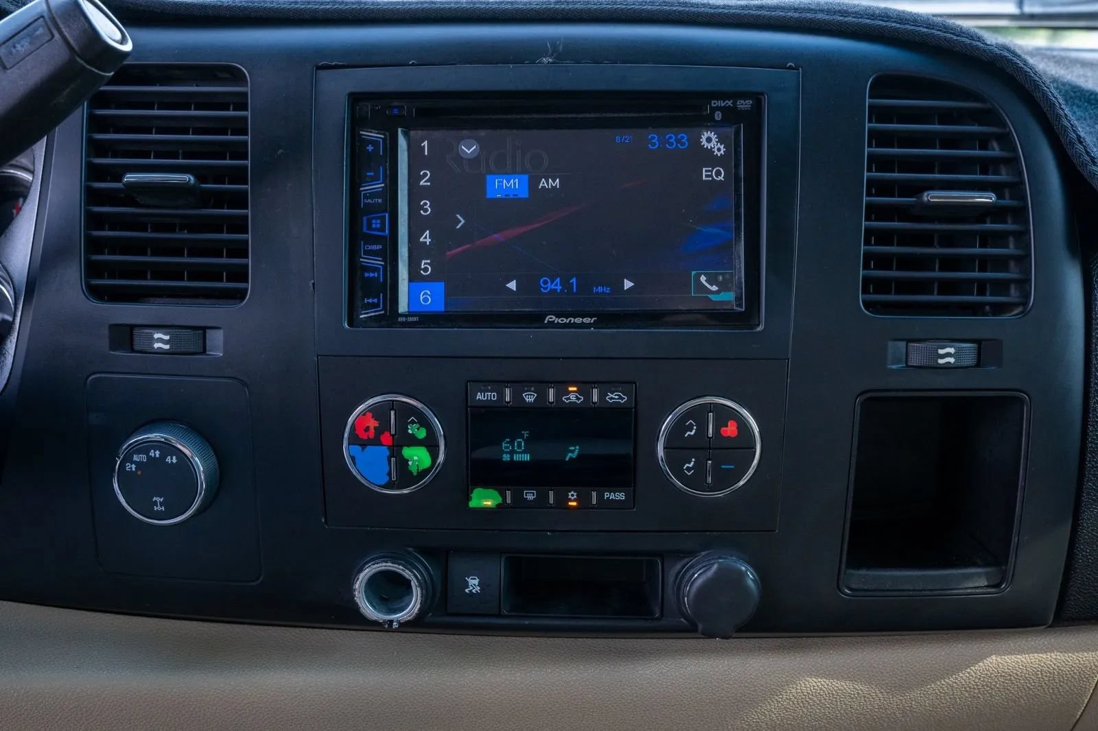 Used 2007 Chevrolet Silverado 1500 LT w/ 1LT Convenience Package AWD/4WD image 27