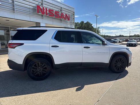 Used 2023 Chevrolet Traverse LT FWD image 20