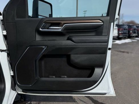 Used 2024 Chevrolet Silverado 2500 LT image 13