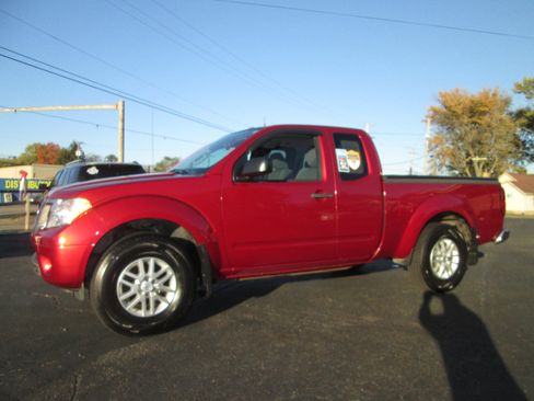Used 2014 Nissan Frontier SV w/ SV Value Truck Package image 7