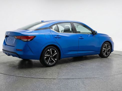 Used 2025 Nissan Sentra SV FWD image 9