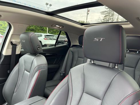 Used 2023 Buick Envision Essence w/ Sport Touring Package image 20