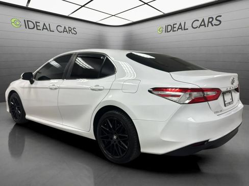 Used 2018 Toyota Camry LE FWD image 7
