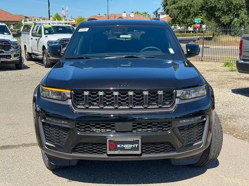 New 2026 Jeep Grand Cherokee L Limited AWD/4WD image 3