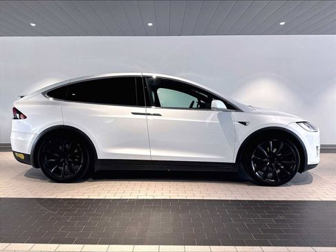 Used 2018 Tesla Model X 75D AWD/4WD image 11