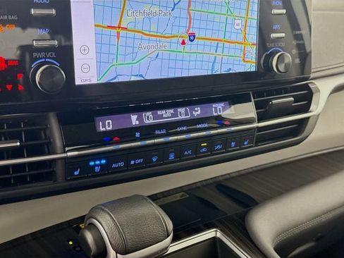 Certified 2021 Toyota Sienna Limited FWD image 18