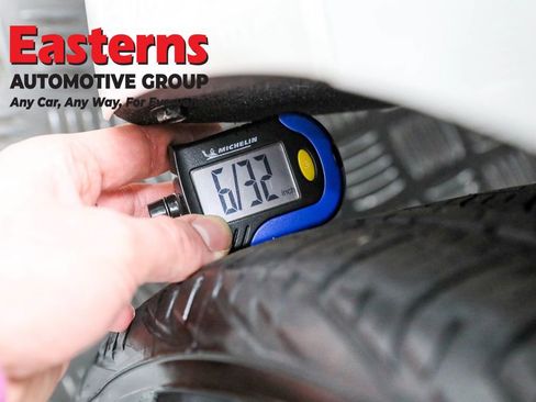 Used 2022 Toyota Prius LE image 22