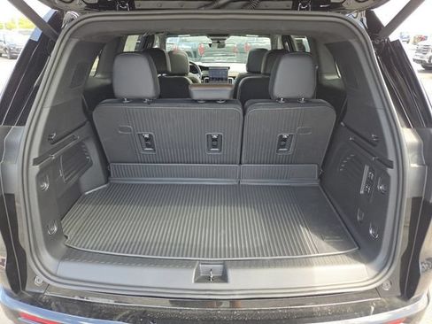 New 2026 GMC Acadia Denali Ultimate w/ LPO, Floor Liner Package AWD/4WD image 28