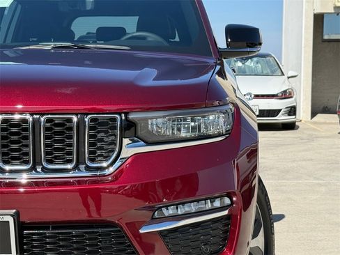 Used 2024 Jeep Grand Cherokee Limited 4xe w/ Luxury Tech Group II image 3