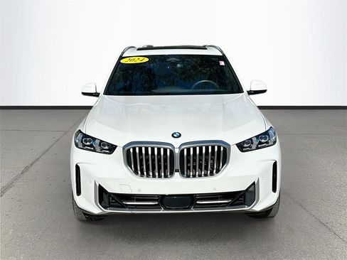 Used 2024 BMW X5 sDrive40i w/ Premium Package image 2