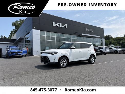 Certified 2024 Kia Soul LX w/ Option Group 015 FWD image 1