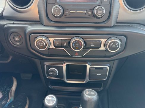 Used 2021 Jeep Wrangler Sport AWD/4WD image 15