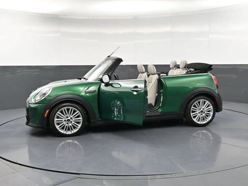 Used 2024 MINI Cooper S w/ Signature Upholstery Package image 38