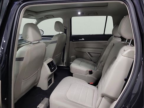 Used 2022 Volkswagen Atlas SEL Premium image 9