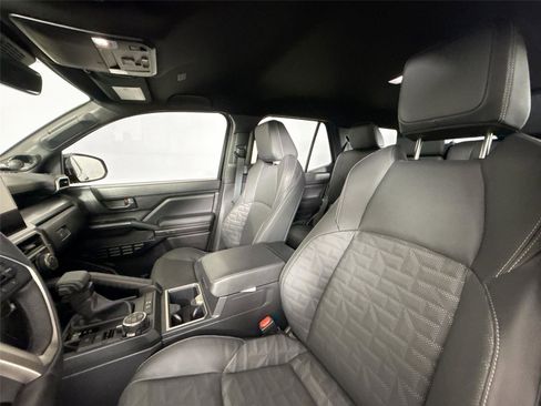 Certified 2025 Toyota 4Runner TRD Off-Road Premium image 3