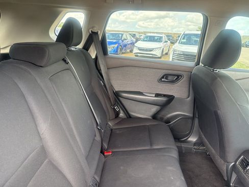 Used 2023 Nissan Rogue S image 26