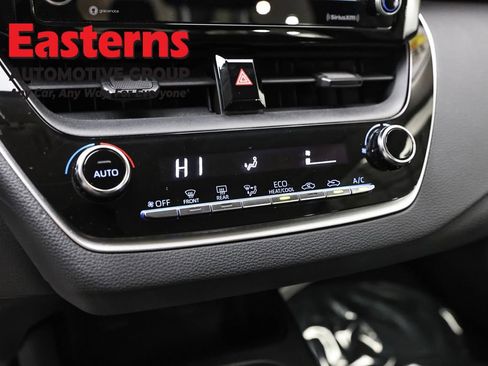 Used 2022 Toyota Corolla LE FWD image 20