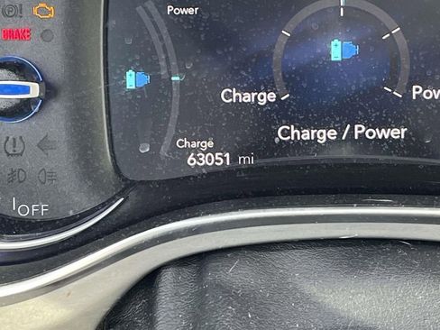 Used 2023 Chrysler Pacifica Limited w/ Uconnect Theater Family Group image 22