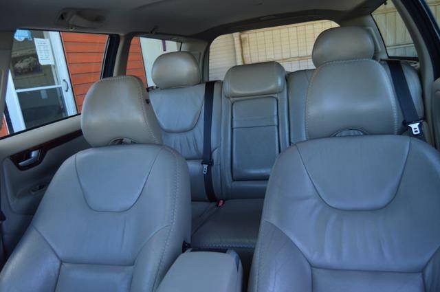 Used 2005 Volvo XC70 AWD/4WD image 16