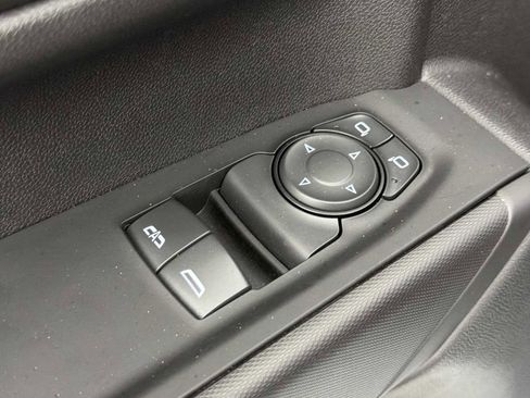 Certified 2025 GMC Sierra 1500 Pro w/ Pro Value Package image 19