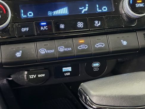 Used 2024 Hyundai Elantra SEL w/ Convenience Package FWD image 25