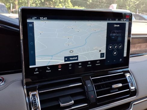 Certified 2024 Lincoln Navigator Reserve AWD/4WD image 10