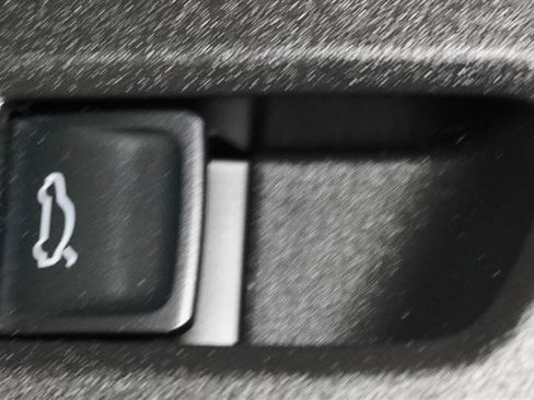 Used 2021 Volkswagen Atlas Cross Sport SEL Premium image 46