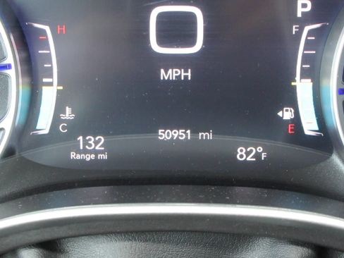 Certified 2023 Chrysler Pacifica Touring-L FWD image 29