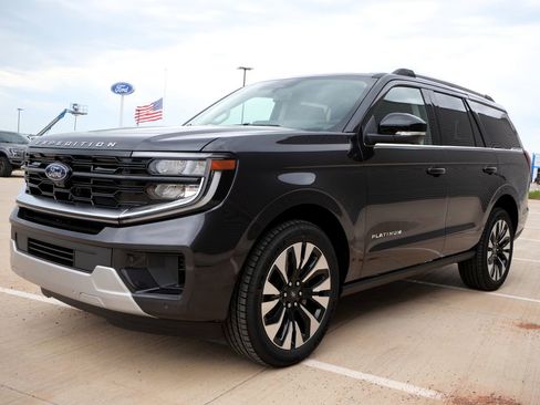 New 2026 Ford Expedition Platinum w/ Driver's Package AWD/4WD image 7